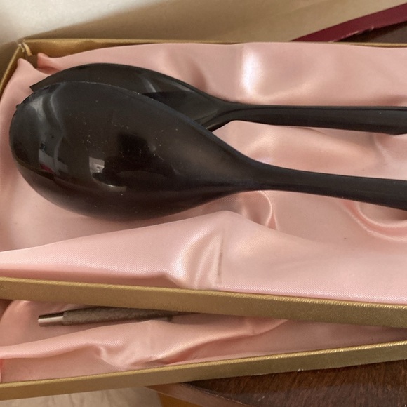 MCM Boxed Serving Set - Picture 3 of 5